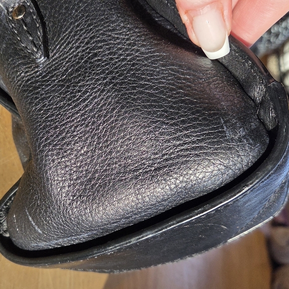 Authentic Burberry Black Leather Handbag/Crossbody/Satchel - Picture 14 of 16